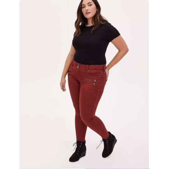 Torrid Womens Jeans 22 Plus Stretch Jegging High Rise Multi Zip Pockets DARK RED - Picture 1 of 6